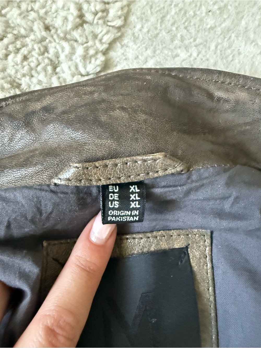 Mauritius Leather Jacket - Picture 5 of 8